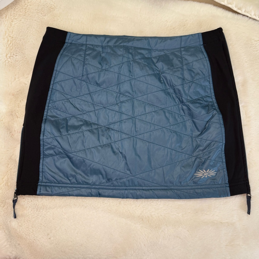 SKHOOP Mini Quilted Blue Black Zipper Skirt Small Kari